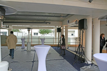 Hall entree cote rue.jpg